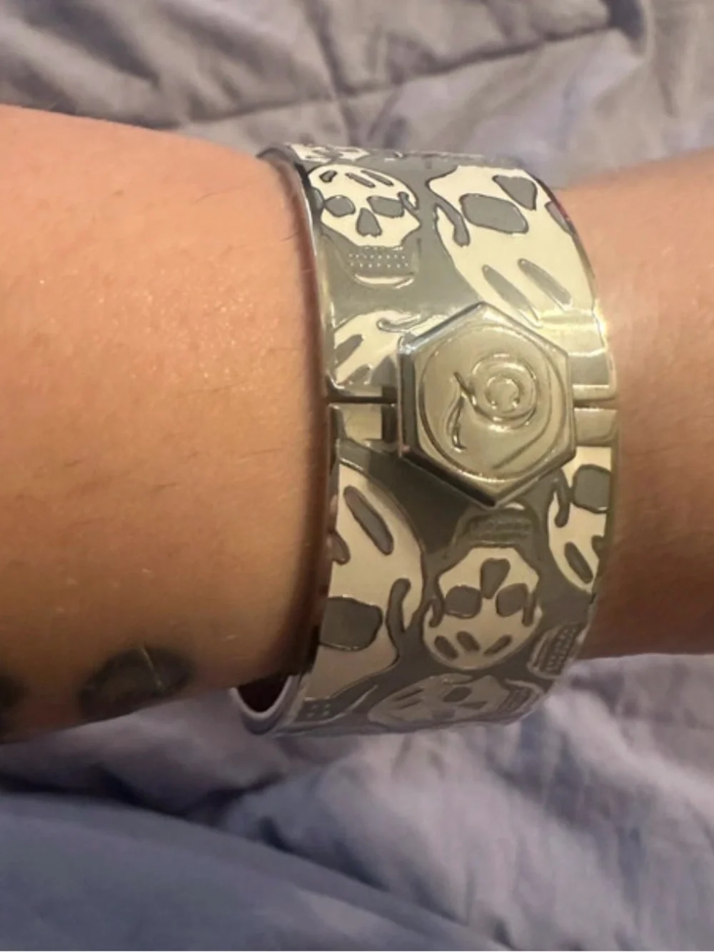Alexander McQueen Gray and White Skull Bangle Bracelet